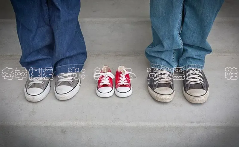 米兰app官网登录京东冬季保暖時尚：舒適又時尚的黑色運動鞋